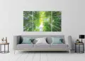 Πίνακας σε καμβά για χώρο που μπορεί να προορίζεται για αναψυχή, με τοπίο δάσους, αφηρημένο στυλ και μοντέρνα διακόσμηση.