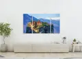 Πίνακας σε καμβά για χώρο που μπορεί να προορίζεται για σαλόνι, με τοπίο από την Ελλάδα, σε ρεαλιστικό και μοντέρνο στυλ διακόσμησης.