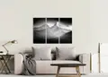 Πίνακας σε καμβά για το χώρο που μπορεί να προορίζεται, ασπρόμαυρη εικόνα με αφηρημένο στυλ και μοντέρνα διακόσμηση.