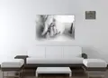 Πίνακας σε καμβά για μοντέρνο χώρο με ασπρόμαυρη εικόνα, αφηρημένο στυλ και minimal διακόσμηση.