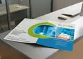 Διαφημιστικό δίπτυχο σε ζωντανά χρώματα για επαγγελματική προώθηση