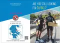 Δίπτυχο διαφημιστικό φυλλάδιο καταδυτικού κέντρου με ζωντανά χρώματα σε φυσικό περιβάλλον.