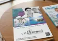 Δημιουργικός flyer με ζωντανά χρώματα και μοντέρνα διάταξη για επαγγελματική προώθηση προϊόντων και υπηρεσιών.
