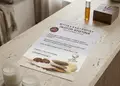 Δημιουργικό flyer με ζωηρά χρώματα και σύγχρονο σχεδιασμό, ιδανικό για προώθηση προϊόντων ή εκδηλώσεων.