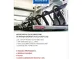 Flyer εκτύπωσης με έντονο κόκκινο και φωτεινό κίτρινο, οργανωμένο κείμενο για προώθηση εκπτώσεων.
