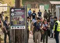 Αφίσα εκτυπώσεων εντύπων με έντονα χρώματα και vintage στυλ, ιδανική για διαφημίσεις και εκδηλώσεις.