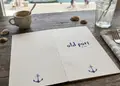 Κατάλογος café με ζωντανά χρώματα και μοντέρνα διάταξη, κατάλληλος για την παρουσίαση πιάτων και ροφημάτων.