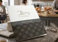 Κατάλογος café με πολύχρωμα σχέδια, ευανάγνωστη διάταξη και λογότυπο, ιδανικός για καφετέριες.