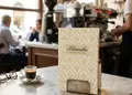Κατάλογος café με ζωντανά χρώματα και σύγχρονο σχεδιασμό, προσαρμόσιμος με λογότυπο και στοιχεία του καταστήματος.