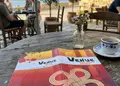 Κατάλογος café με μοντέρνο σχέδιο και ζωντανά χρώματα, προσαρμόσιμος με λογότυπο, ιδανικός για καφετέριες.