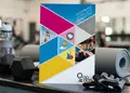 Δημιουργικό flyer 14x21 εκ. με ζωντανά χρώματα και ελκυστικά γραφικά, ιδανικό για την προώθηση προϊόντων και υπηρεσιών.