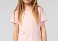 Άνετο κοριτσίστικο T-shirt από 100% βαμβάκι με εφαρμοστή γραμμή και λεπτή λαιμόκοψη. Ιδανικό για επαγγελματικές δραστηριότητες, με δυνατότητα εκτύπωσης λογοτύπου.