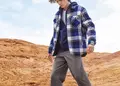 Unisex καρό πουκάμισο-πανωφόρι με fleece επένδυση, τσέπες και δυνατότητα εκτύπωσης λογοτύπου. Ιδανικό για επαγγελματίες του τομέα εστίασης.