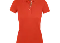 Γυναικείο πόλο πικέ από 100% βαμβάκι Ringspun, με κοντά μανίκια και 4 κουμπιά. Ιδανικό για επαγγελματική χρήση, με δυνατότητα εκτύπωσης λογοτύπου.