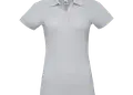 Γυναικείο πόλο πικέ από 65% Πολυέστερ και 35% Βαμβάκι, με 3 κουμπιά και ενισχυμένες ραφές. Ιδανικό για επαγγελματική χρήση, διαθέτει δυνατότητα εκτύπωσης λογοτύπου.