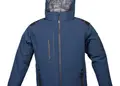 Αδιάβροχο τζάκετ softshell 3 στρώσεων, με ελαστικές μανσέτες και τσέπες με φερμουάρ. Ιδανικό για εξωτερικές εργασίες, με δυνατότητα εκτύπωσης λογοτύπου.