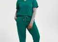 Γυναικεία ελαστική μπλούζα νοσηλευτικής με λαιμόκοψη V και 2 τσέπες. Διαπνέον υλικό για άνεση, ιδανική για ιατρικό περιβάλλον, με δυνατότητα εκτύπωσης λογοτύπου.