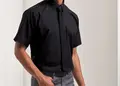Ανδρικό κοντομάνικο πουκάμισο από ποπλίνα, με τσέπες και ρυθμιζόμενες μανσέτες. Ιδανικό για επαγγελματική χρήση, με δυνατότητα εκτύπωσης λογοτύπου.