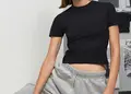 Γυναικείο Κροπ T-shirt από 100% οργανικό βαμβάκι. Ιδανικό για επαγγελματική χρήση με δυνατότητα εκτύπωσης λογοτύπου. Άνεση και στυλ σε κάθε εμφάνιση.