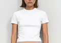 Γυναικείο Κροπ T-shirt από 100% οργανικό βαμβάκι. Ιδανικό για επαγγελματική χρήση με δυνατότητα εκτύπωσης λογοτύπου. Άνεση και στυλ σε κάθε εμφάνιση.